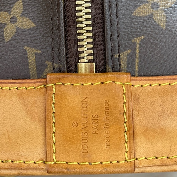 Louis Vuitton Alma Gm monogram Handbag - Picture 9 of 16